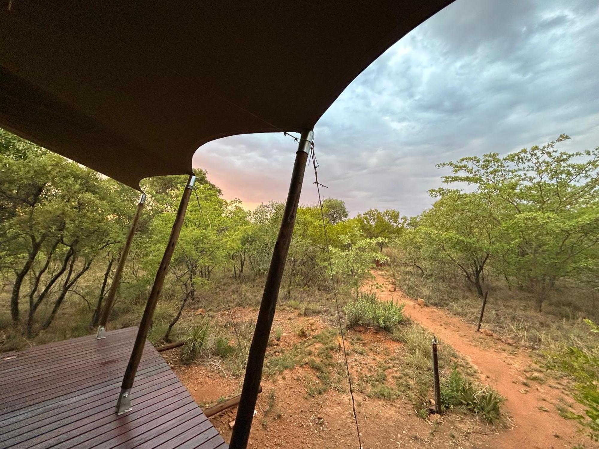 Out In Africa Wildlife Lodge Hammanskraal Exterior foto
